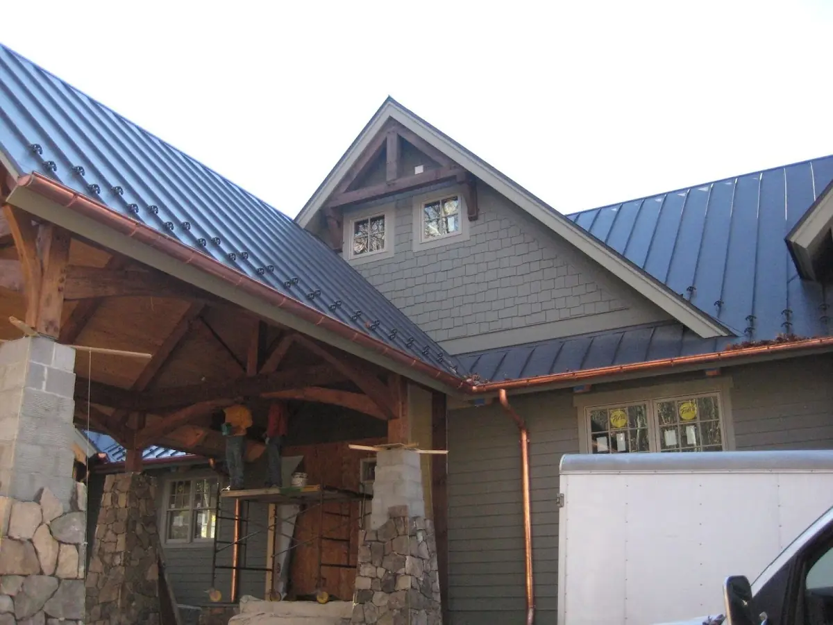 Craftsman Roofing team delivering quality roofing work in Luxomni